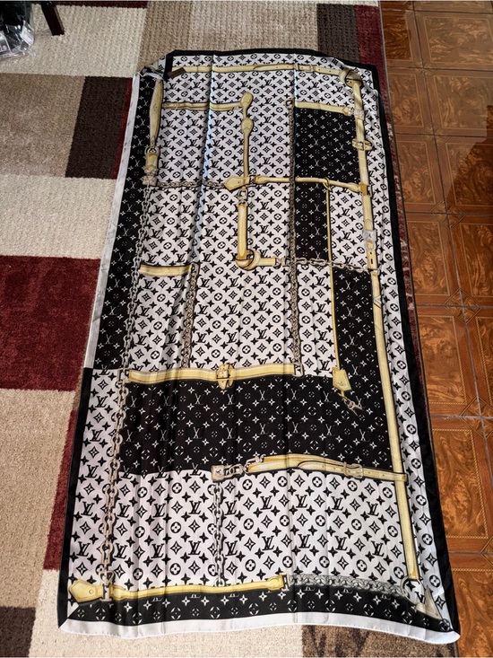 Accessories - “Lock & Key” Black/White 100% Soie Silk Scarf Wrap- NWT